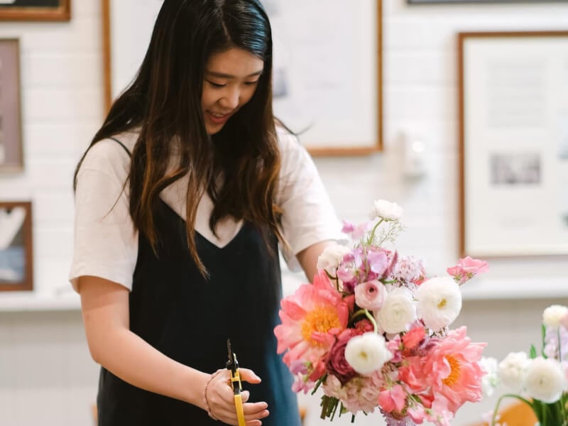 Flower arranging class with Nikki Zeng